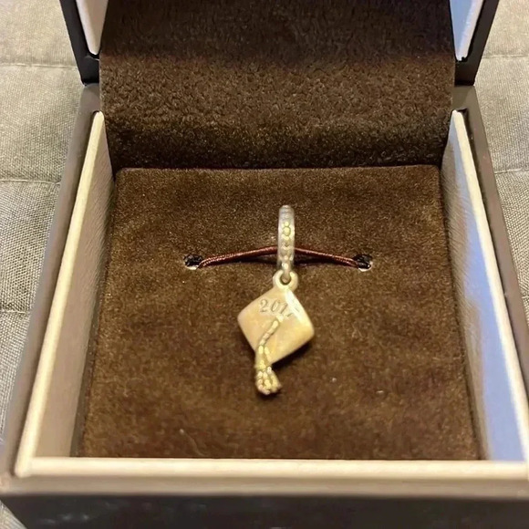 New sterling silver charm - Picture 2 of 2